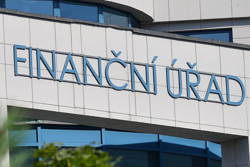 Telefonní čísla na informace a pomoc s vyplněním daňových přiznání k dani z nemovitých věcí